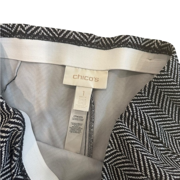 Chico’s Bridgette Ankle Pants – Size 1 (8-10) - Picture 2 of 3